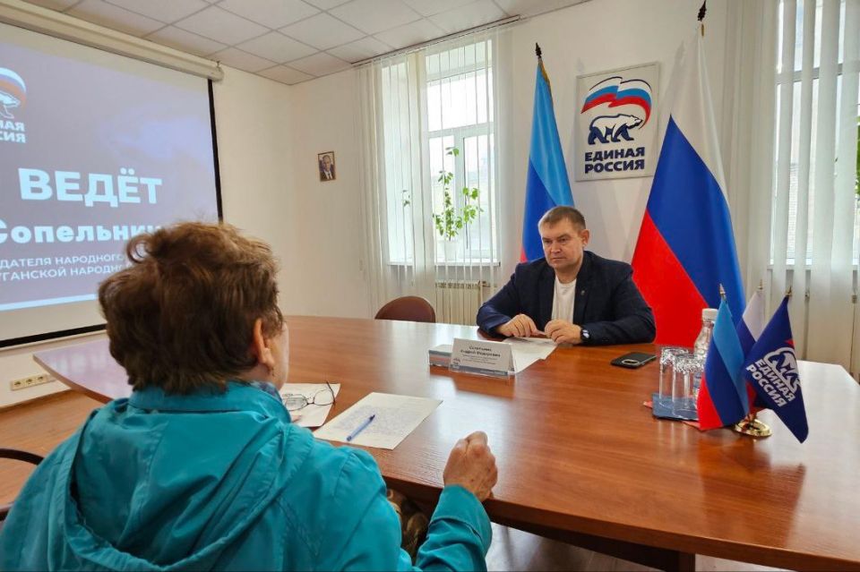 Парламентарии продолжают работу с проблемами жителей республики