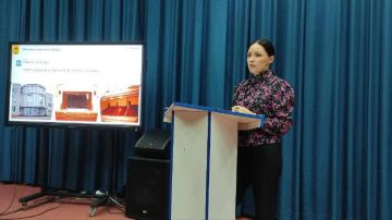 Депутат Наталья Дудник встретилась с педагогическим коллективом и общественностью