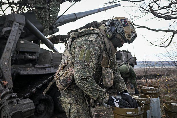 Боец с позывным Лаврик: Военные начали зачищать подвалы в микрорайоне в Купянске