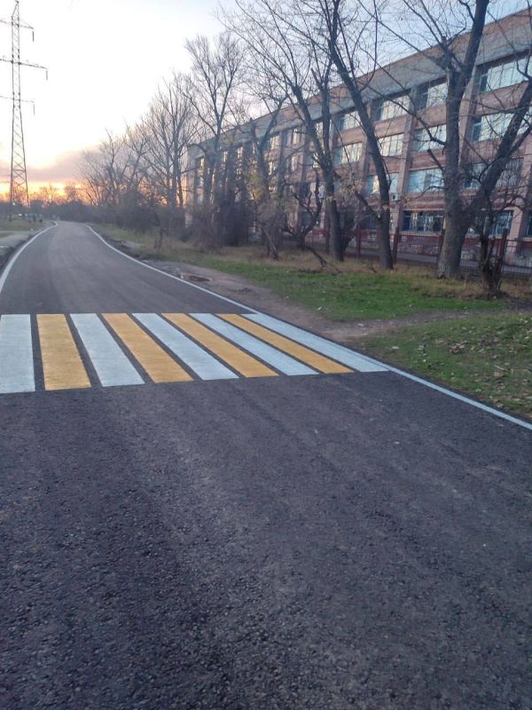 В Каменнобродском районе Луганска продолжается ремонт дорожного полотна