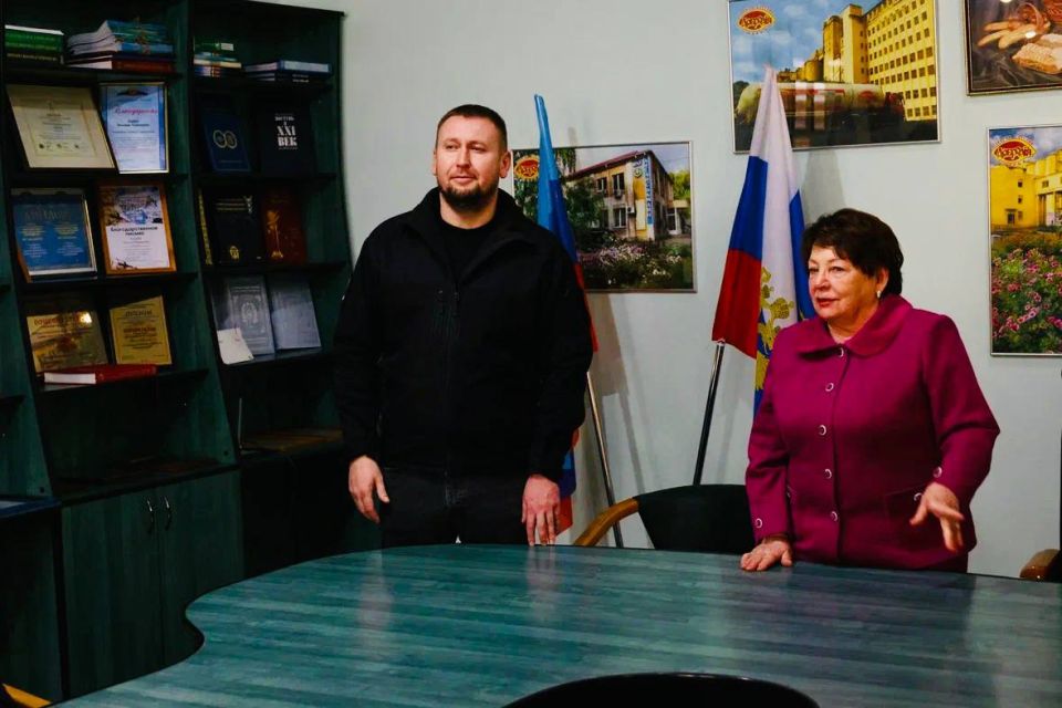 ХЛЕБ, ТЕХНОЛОГИИ И ТРУД!. Благодаря поддержке Председателя Народного Совета ЛНР Дениса Мирошниченко и содействию заместителя Председателя НС ЛНР Дениса Колесникова совместно с председателем наблюдательного совета предприятия...