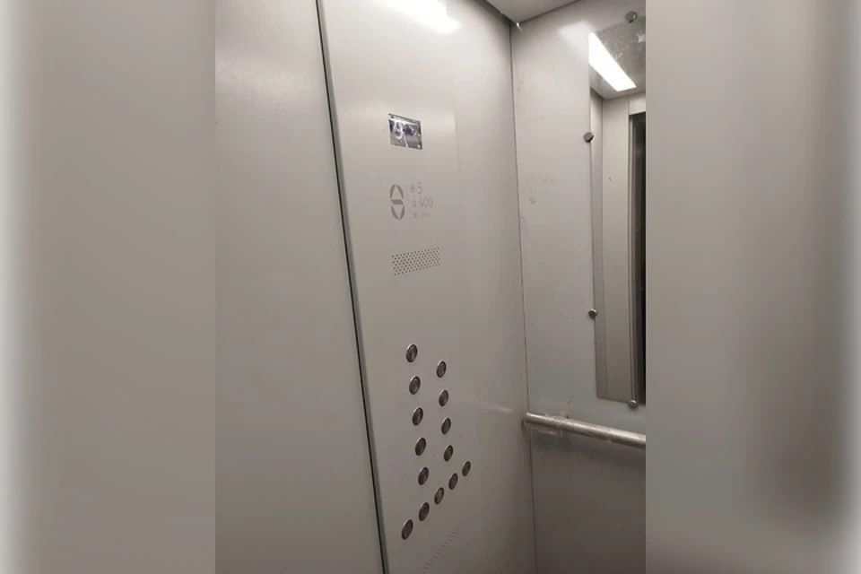 В Кировске идет установка новых лифтов