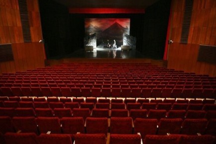 Жители ЛНР могут приобретать билеты в театры онлайн