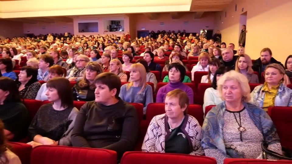 В Луганске прошли торжества, посвященные Дню матери