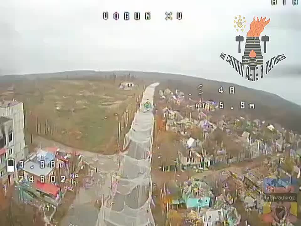 ВС РФ начали использовать термитные дроны для сжигания антидроновых сеток на дорогах в тылу ВСУ