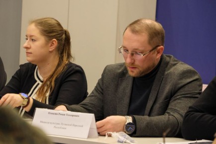 Сегодня в Луганске состоялся крайне важный Круглый стол «Поколение Победителей. Сохранение исторической правды о героях прошлого и настоящего»