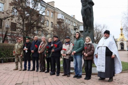 Чернобыль – наша боль: В ЛНР почтили память ликвидаторов катастрофы на ЧАЭС