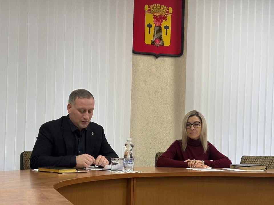 В Администрации Луганска состоялось совещание с представителями предприятий