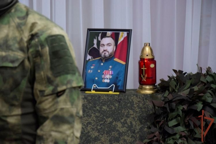 В ЛНР открыли «Парту Героя» в честь офицера спецназа Росгвардии Героя России майора Марата Тибилова