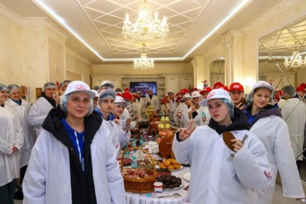 Молодёжь республики посетила мясокомбинат в Луганске