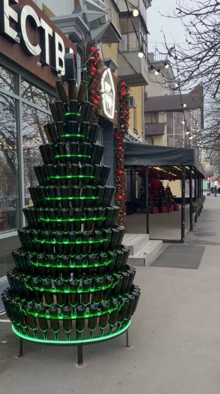 Утро декабря приносит с собой морозное дыхание зимы и обещание новогодних чудес