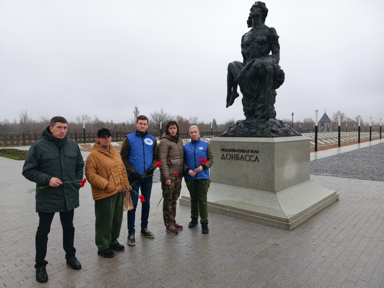 Анна Сорока: 3 декабря, в День Неизвестного солдата, совместно с сотрудниками Аппарата Уполномоченного по правам человека в Российской Федерации, посетившими Луганскую Народную Республику с рабочим визитом, руководителем АНО...