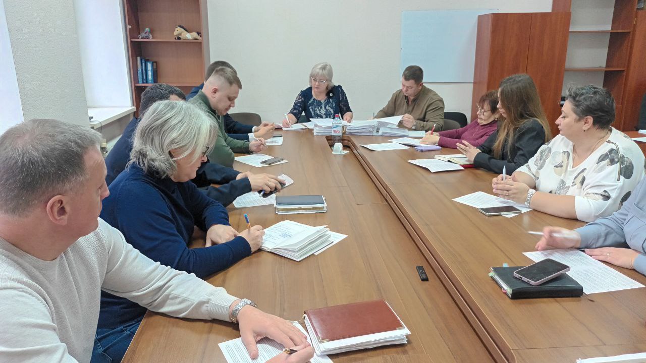 Состоялось очередное заседание городской комиссии по делам несовершеннолетних и защите их прав