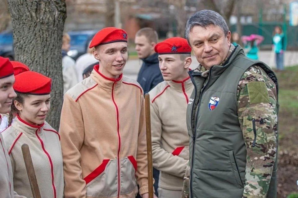 Глава ЛНР поздравил добровольцев