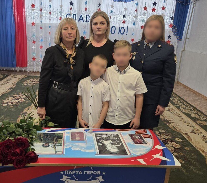 Заместитель начальника Лутугинского филиала УИИ регионального УФСИН приняла участие в открытии «Парты Героя»