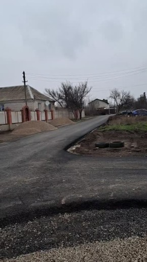 Луганский поселок Тельмана с новехоньким асфальтом