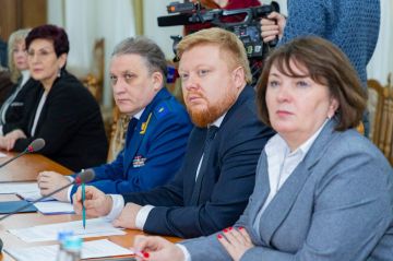 Пилотный проект, в рамках которого представители властей ЛНР становятся семейными кураторами, начался в Республике с Луганска