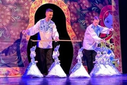 Донецкий театр кукол отправился на предновогодние гастроли