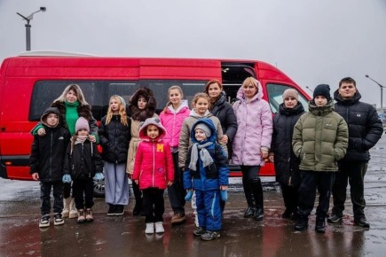 Поддержка рядом: Семьи героев из ЛНР отправились на реабилитацию в Сочи