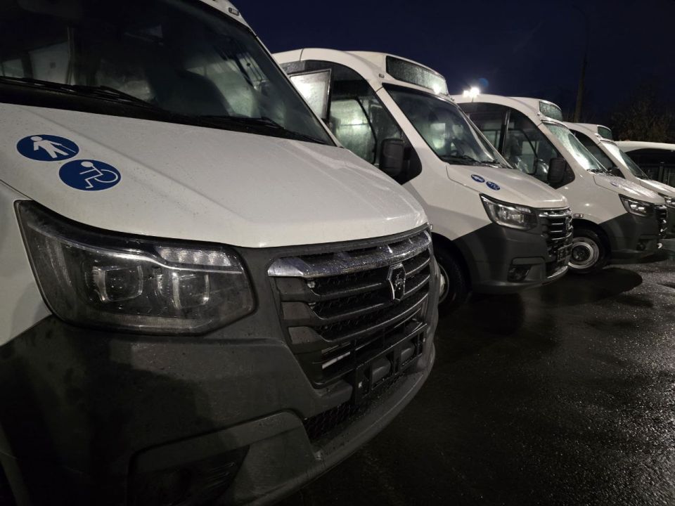 В ЛНР прибыли еще 14 новых автобусов в рамках программы социально-экономического развития региона