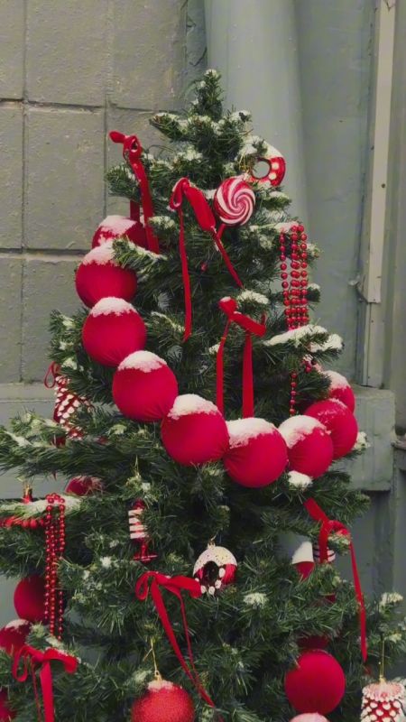 В Луганске продолжается городской конкурс «Новогодняя сказка»