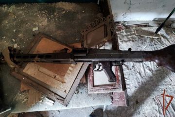 В ЛНР росгвардейцы обнаружили тайник с оружием