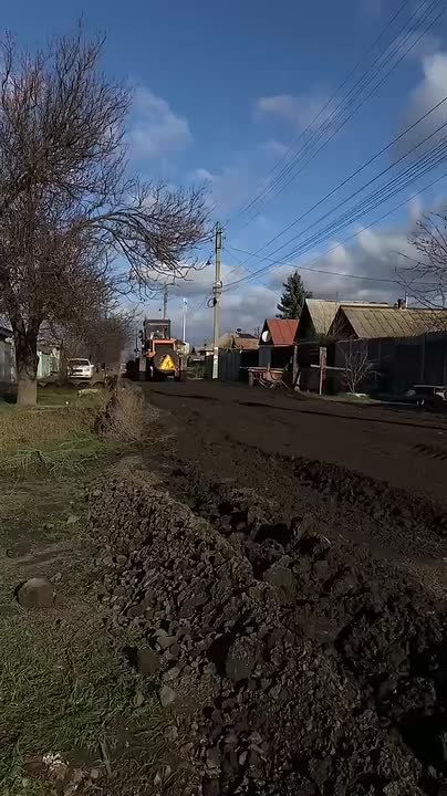 А эти кадры прислали нам жители улицы Старобельская в поселке Тельмана у Луганска