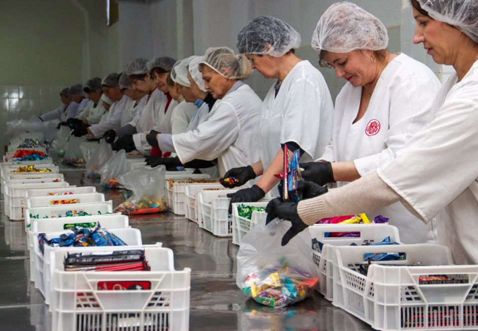 «Лаконд» обеспечит новогодними подарками детей по всей Республике