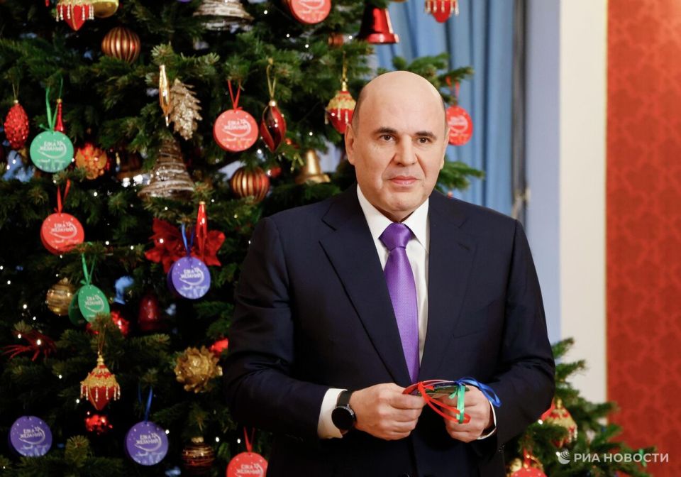 Мишустин исполнит новогодние желания троих детей в рамках "Елки желаний"