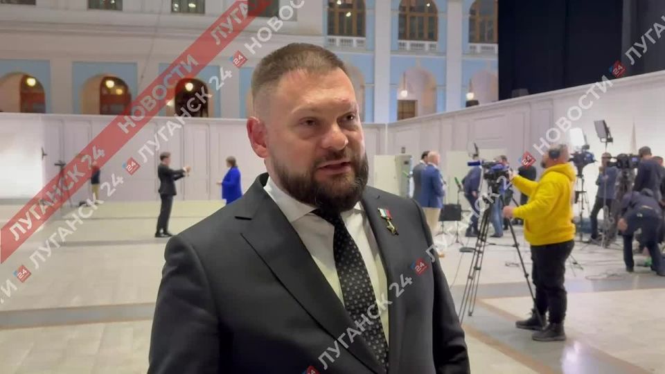 Военный корреспондент Евгений Поддубный на Прямой Линии с Владимиром Путиным задал Президенту вопрос об обеспечении водой жителей Донбасса