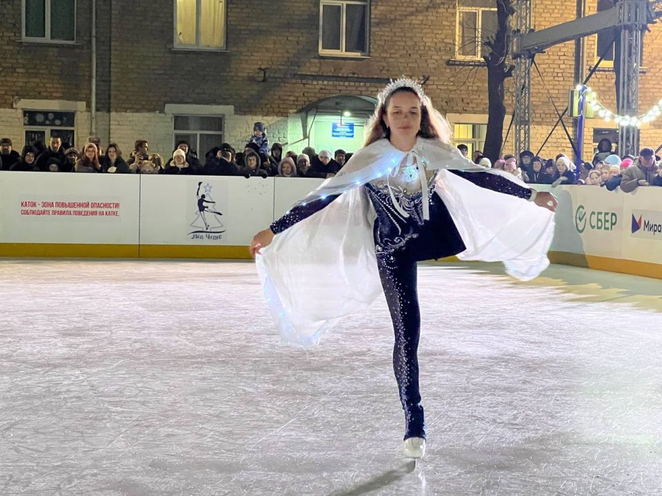 В Луганске работает каток «Лед чудес»