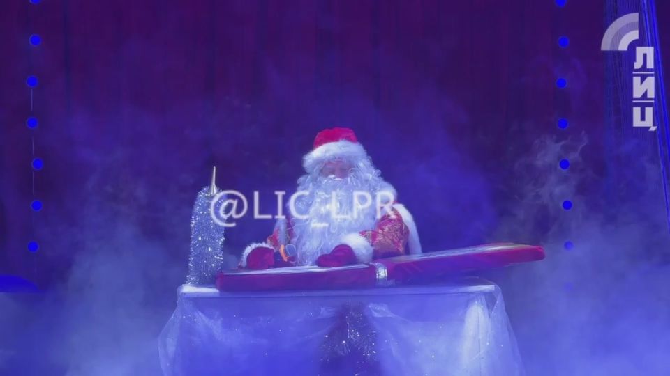 Российская государственная цирковая компания представила в Луганске премьеру циркового представления «Тигры на земле и в воздухе»