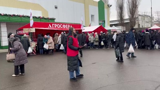 Побывали на предновогодней ярмарке в районе ТК «Поляна»