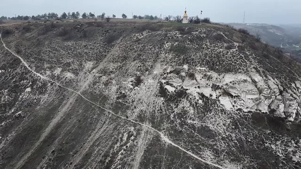 "Любите Россию" — слова, особенно священны для израненного Донбасса