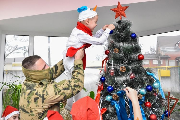 Росгвардия организовала новогодний телемост между Луганском и Хабаровском