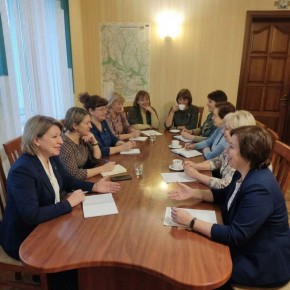 В Луганском Почтамте продолжают пополнять свой багаж знаний в области рационального потребления!