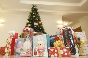 Главы МИД и Минвостокразвития исполнят новогодние мечты детей из Луганска