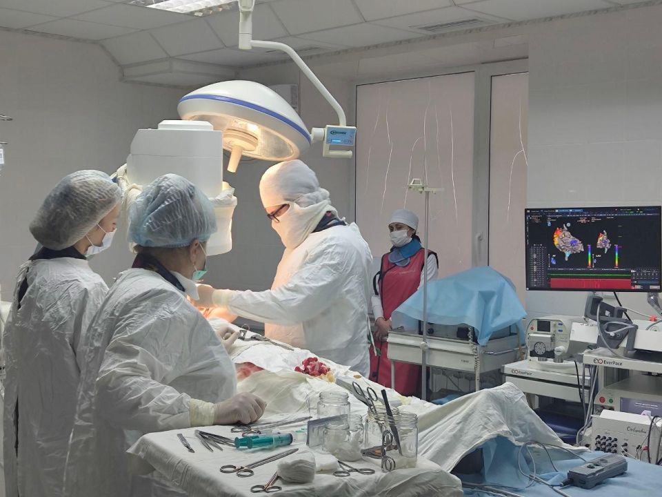 Врачи Луганской республиканской клинической больницы провели первую сложную операцию на сердце благодаря новейшему оборудованию