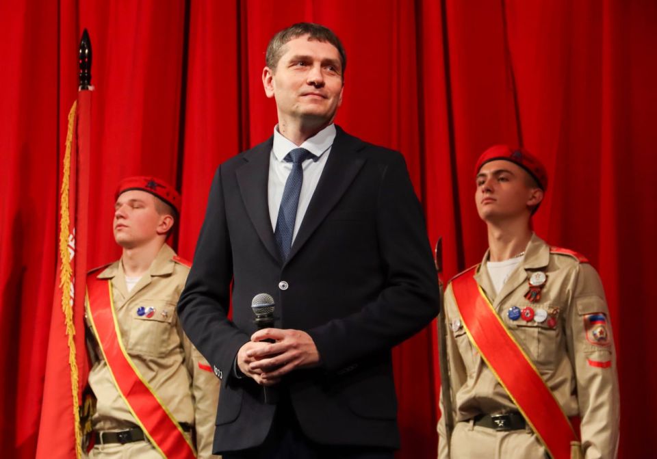 В Луганске наградили лучших участников юнармейского движения