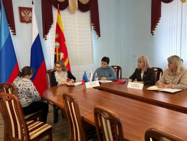 Инна Швенк: Всего за день работы с Уполномоченным при Президенте Российской Федерации по правам ребенка Марией Львовой-Беловой рассмотрели жизненные ситуации 21 семьи, где в общей сложности воспитываются 60 детей