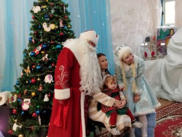 В Луганском академическом театре кукол прошел спектакль для самых маленьких зрителей