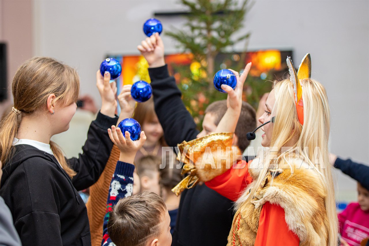 Государственный фонд «Защитники Отечества» совместно с Луганской академической филармонией дарят новогоднюю радость семьям героев