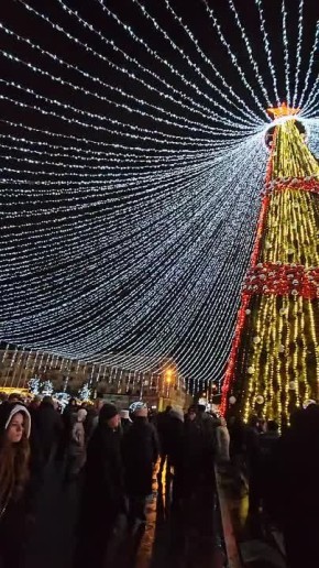 Новогодняя обстановка прямо сейчас в Луганске