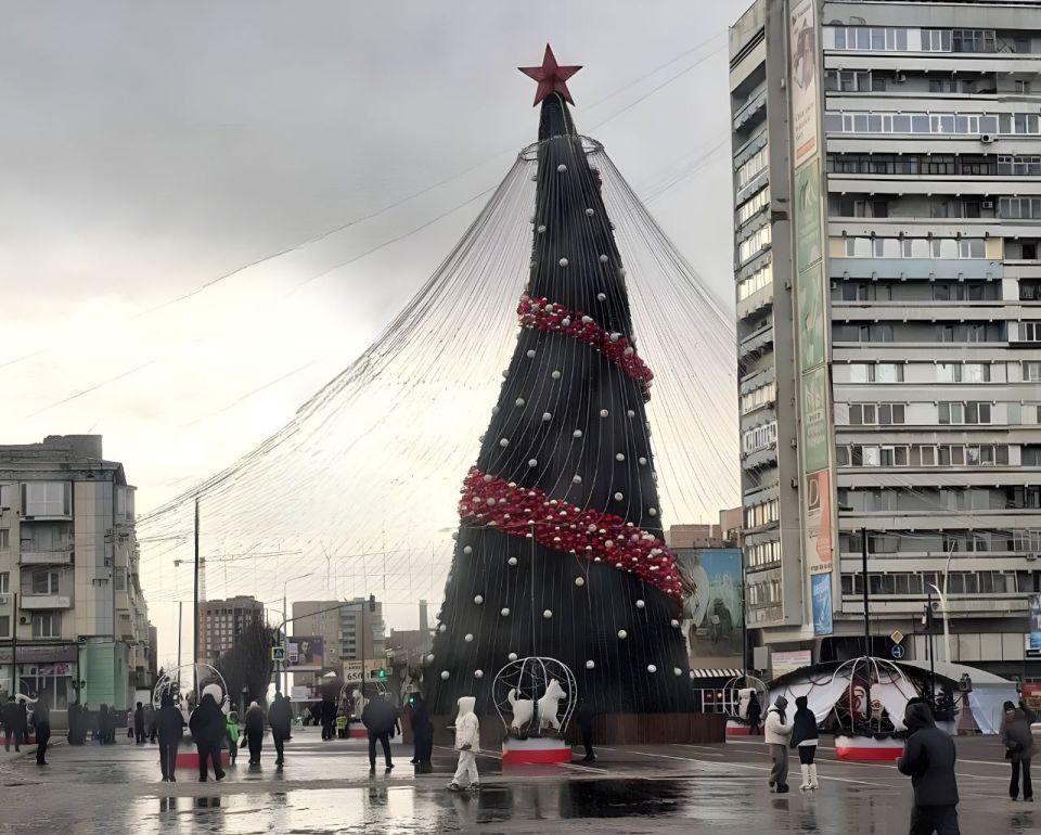 Главная ёлка Республики «устала» из-за непогоды