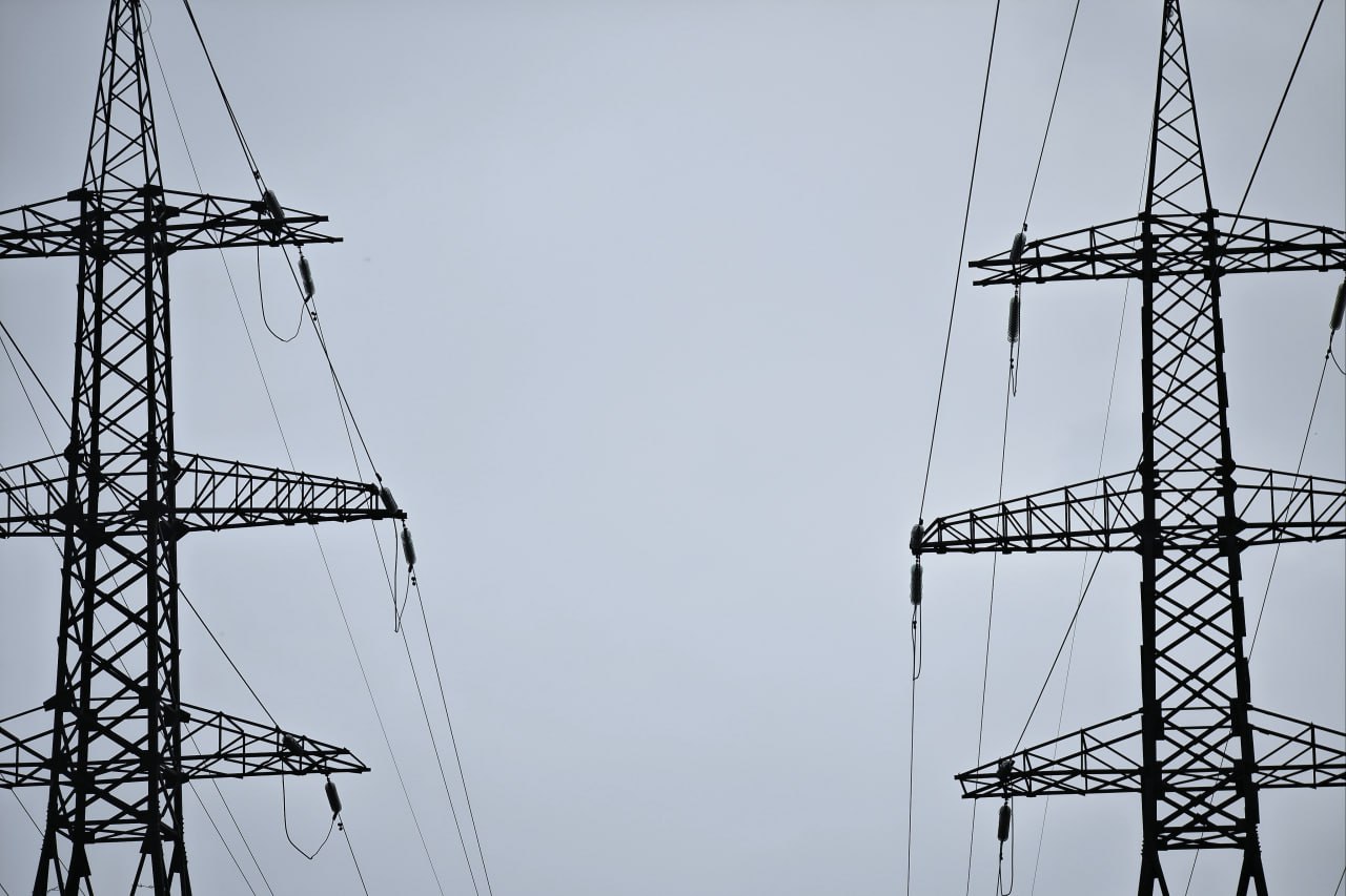 В Кременной восстанавливают электроснабжение