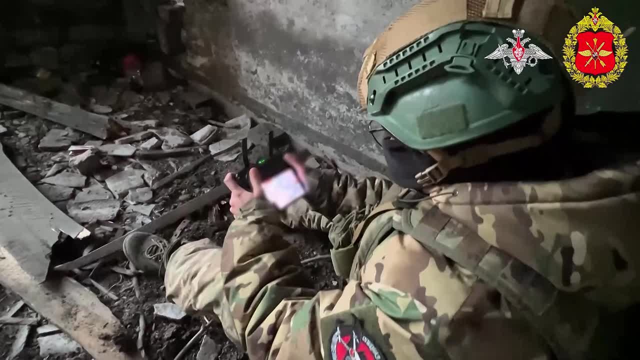 Расчеты ствольной артиллерии 150-й гвардейской мотострелковой дивизии «Южной» группировки войск уничтожили блиндажи и пехоту ВСУ на Константиновском направлении