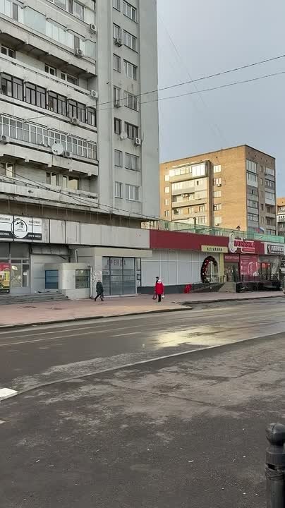 В Луганске частично возобновлено движение транспорта на Театральной площади