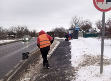 В ЛНР привлечено 336 единиц спецтехники для борьбы с гололедицей