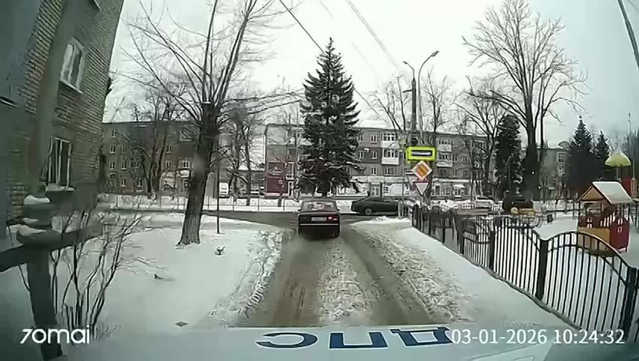 В Свердловске полиция устроила погоню за 19-летним парнем на "семерке"