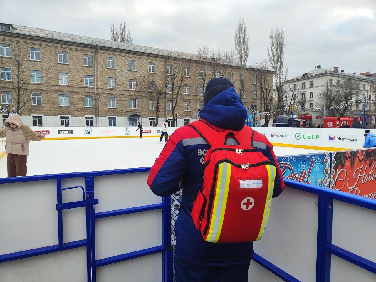 Первая помощь на льду от добровольцев ВСКС